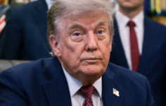 Trump İran’a Yönelik Saldırıları Durdurdu