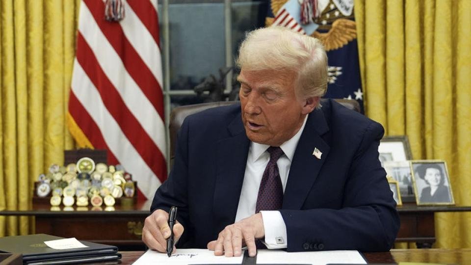 Trump Rusya Yaptırımlarını Askıya Alan Kararnameye İmza Attı