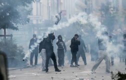 Fransa’daki Sarı Yelekliler Protestolarında Gözaltı Sayısı 2 Bini Aştı