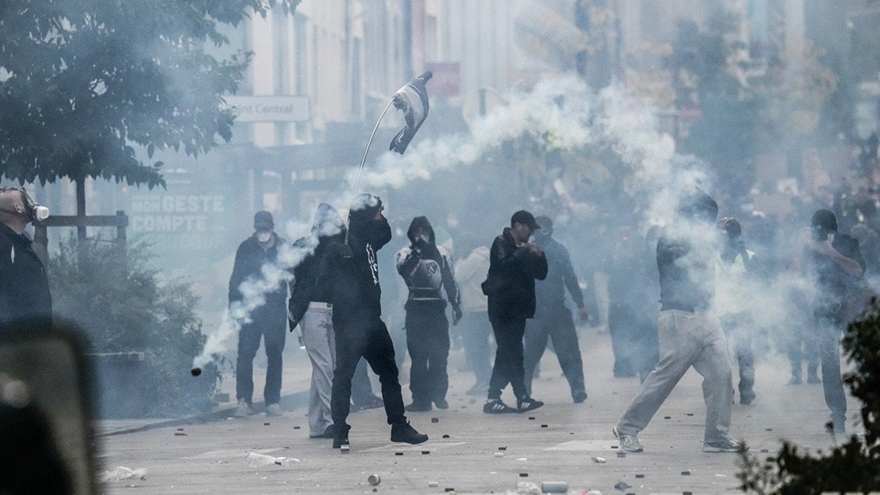 Fransa’daki Sarı Yelekliler Protestolarında Gözaltı Sayısı 2 Bini Aştı