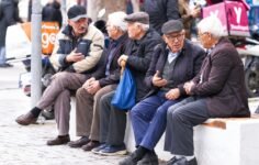 Kademeli Emeklilikte Son Durum Netleşti: 1999-2008 Girişliler İçin Meclis ve Torba Yasa Masasında Neler Var?